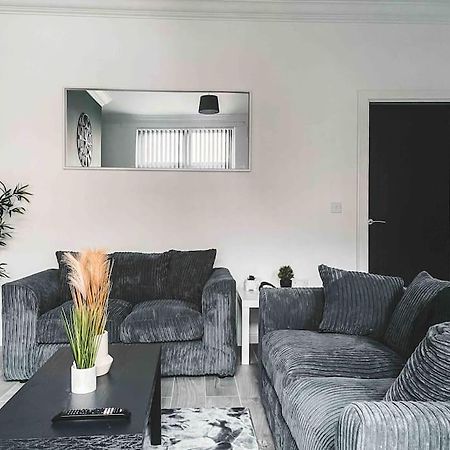 Comfortable Home In Bolton Farnworth Extérieur photo