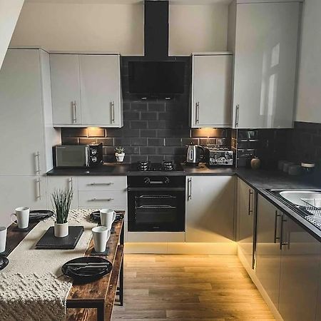Comfortable Home In Bolton Farnworth Extérieur photo