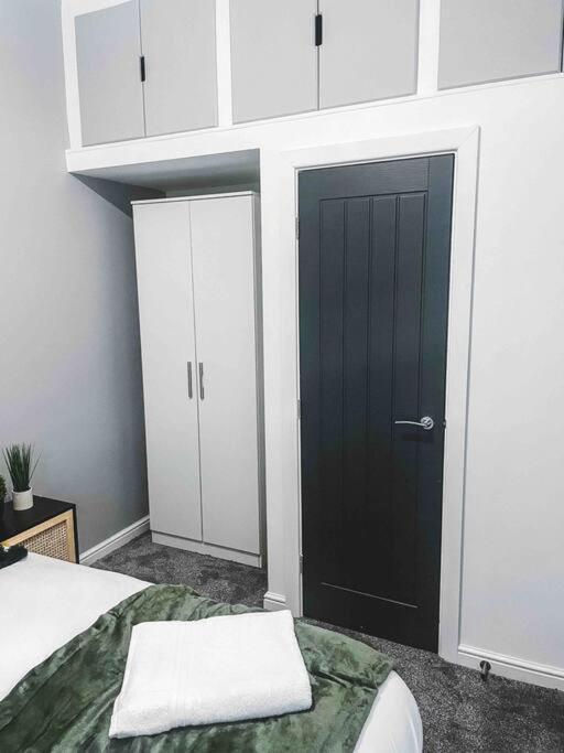 Comfortable Home In Bolton Farnworth Extérieur photo