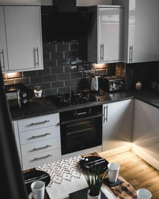 Comfortable Home In Bolton Farnworth Extérieur photo