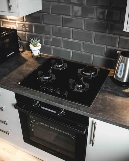 Comfortable Home In Bolton Farnworth Extérieur photo