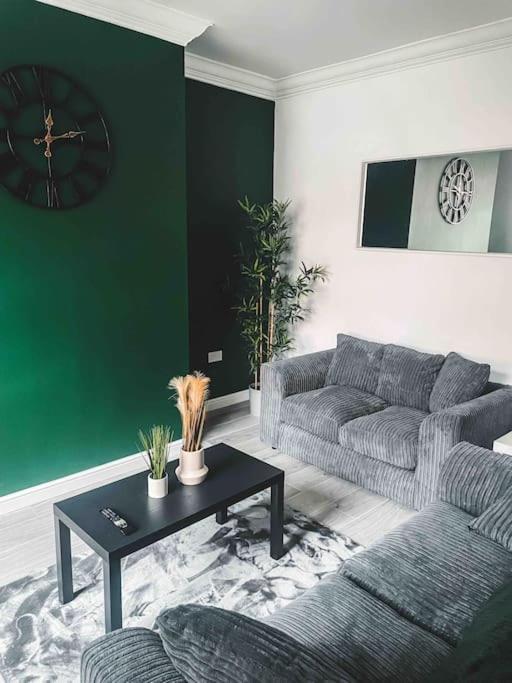 Comfortable Home In Bolton Farnworth Extérieur photo